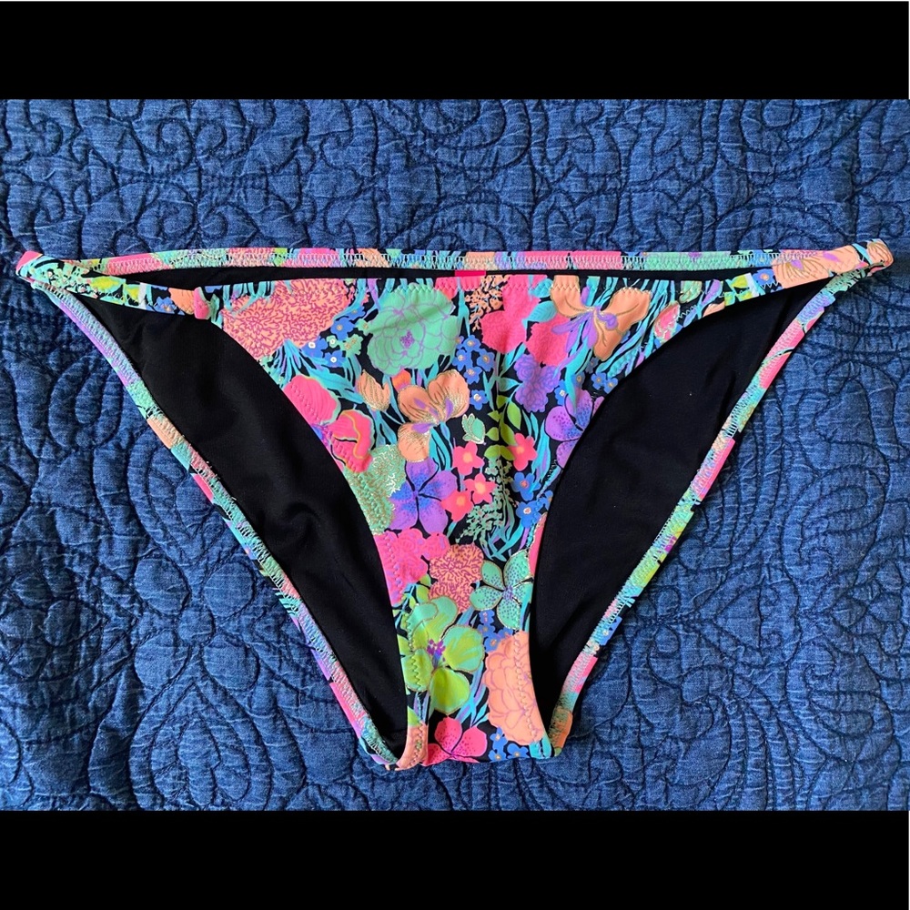 ❌SOLD❌ Victoria’s Secret Floral Bikini Bottoms